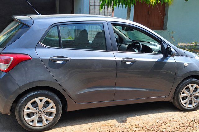 Second-hand 2016 Hyundai Grand i10 मैग्ना for sale in Hooghly