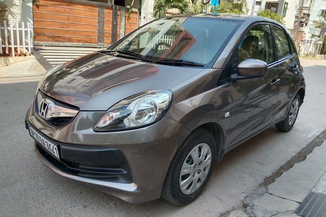 Second-hand 2012 Honda Brio एस रेनफोर्स्ड ऑप्शन MT for sale in Hyderabad