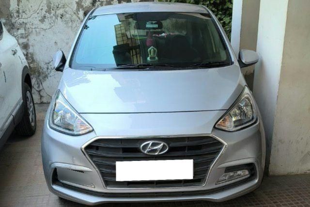 Hyundai Xcent 1.2 VTVT E Plus Second-hand 2018 Hyundai Xcent 1.2 VTVT E Plus for sale in Ahmedabad