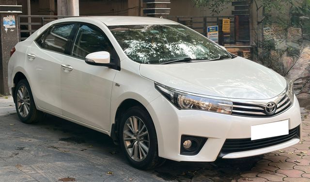 Second-hand 2014 Toyota Corolla Altis GL MT for sale in Kolkata
