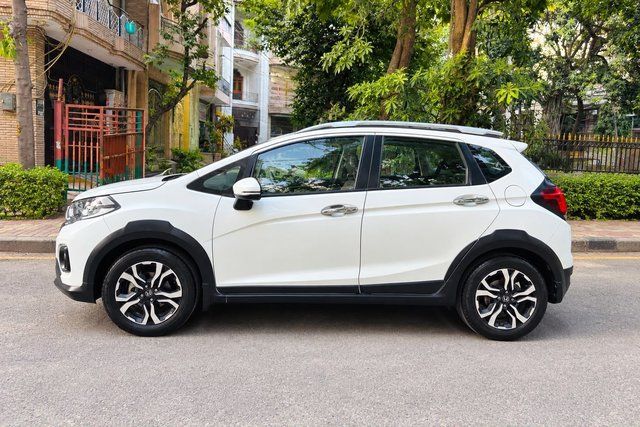 Second-hand 2021 Honda WR-V वीएक्स for sale in New Delhi