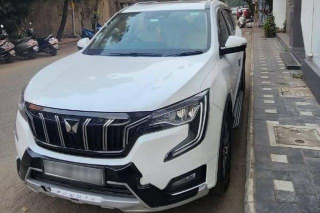 Second-hand 2023 Mahindra XUV700 AX7 Diesel AT Luxury Pack BSVI for sale in Surat