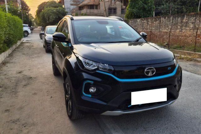 Tata Nexon EV XZ Plus LUX Second-hand 2022 Tata Nexon EV XZ Plus LUX for sale in New Delhi