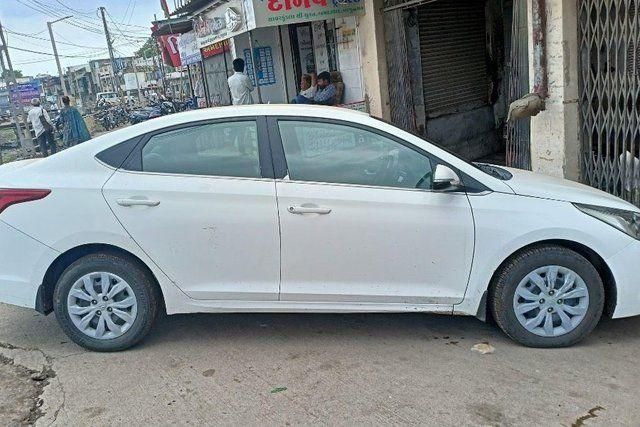 Hyundai Verna CRDi 1.6 EX Second-hand 2017 Hyundai Verna CRDi 1.6 EX for sale in Amreli