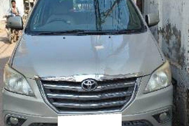 Toyota Innova 2.5 VX (Diesel) 8 Seater BS IV Second-hand 2014 Toyota Innova 2.5 VX (Diesel) 8 Seater BS IV for sale in Banda