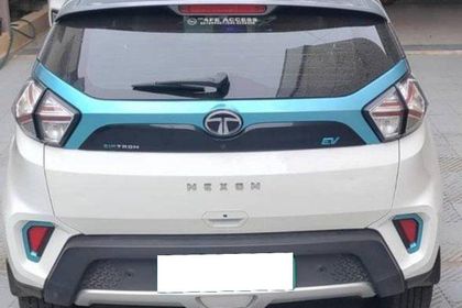 2022 Tata Nexon EV एक्सजेड प्लस लक्स
