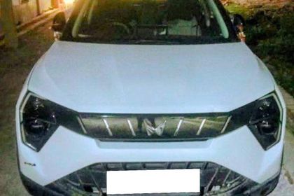 2025 Mahindra XUV 3XO एएक्स5