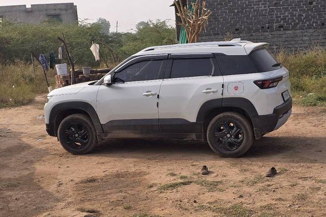 Maruti Suzuki Brezza Zxi Second-hand 2024 Maruti Suzuki Brezza Zxi for sale in Himatnagar