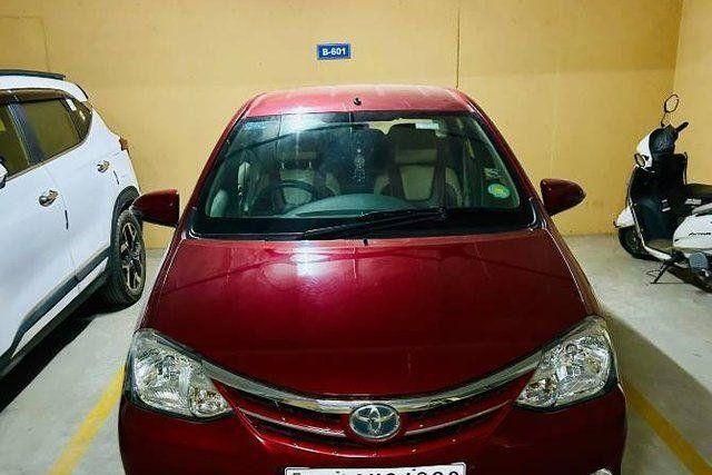 Toyota Etios V Second-hand 2013 Toyota Etios V for sale in Bangalore