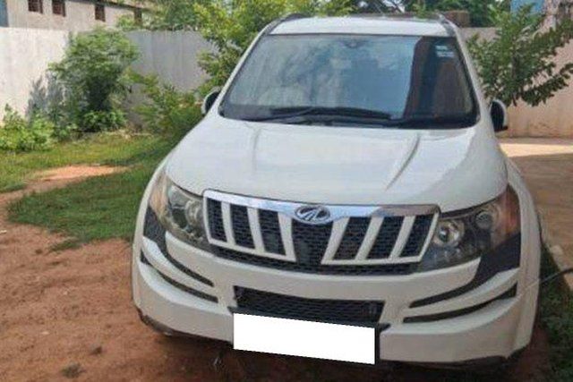 Mahindra XUV500 AT W8 FWD Second-hand 2015 Mahindra XUV500 AT W8 FWD for sale in Kadapa
