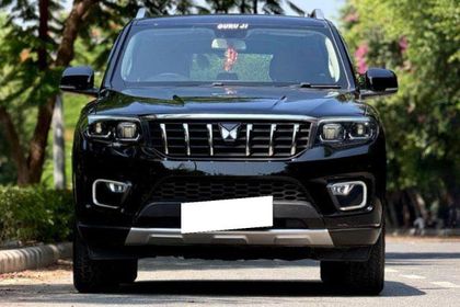2025 Mahindra Scorpio N जेड8 डीजल एटी
