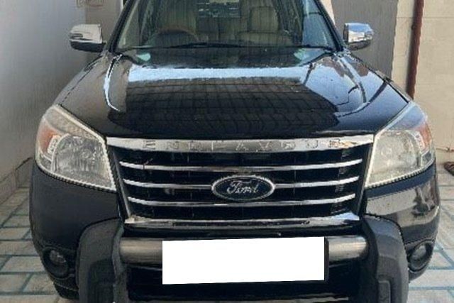 Second-hand 2012 Ford Endeavour 3.0L 4X4 AT for sale in Bikaner