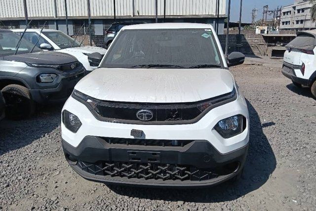 Second-hand 2025 Tata Punch प्योर सीएनजी for sale in Surat