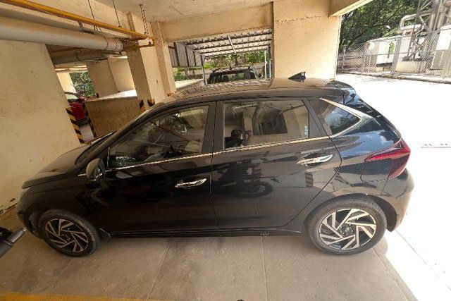 Second-hand 2024 Hyundai i20 एस्टा ऑप्ट for sale in Bangalore