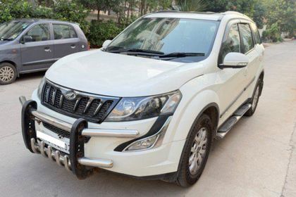 2016 Mahindra XUV500 R W10 FWD