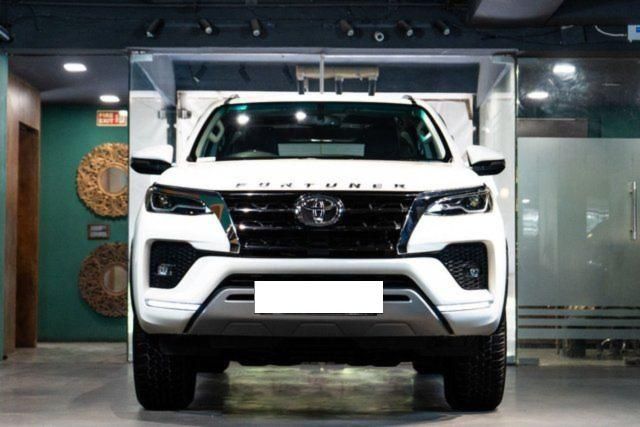 Toyota Fortuner 4x2 एटी Second-hand 2025 Toyota Fortuner 4x2 एटी for sale in New Delhi