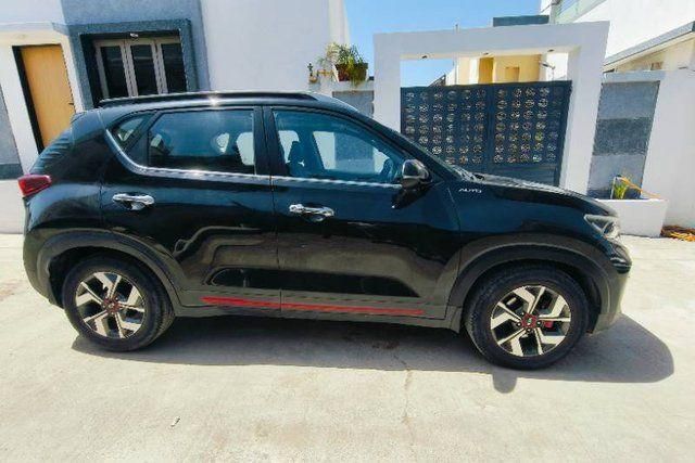 Kia Sonet GTX प्लस डीजल AT बीएस6 Second-hand 2020 Kia Sonet GTX प्लस डीजल AT बीएस6 for sale in Rajkot