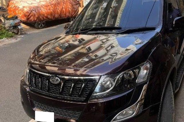 Second-hand 2015 Mahindra XUV500 W11 FWD डीजल for sale in Bangalore