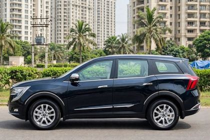 2022 Mahindra XUV700 एएक्स7 डीजल AT बीएस6
