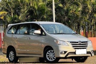 Used 2.5 VX (Diesel) 8 Seater