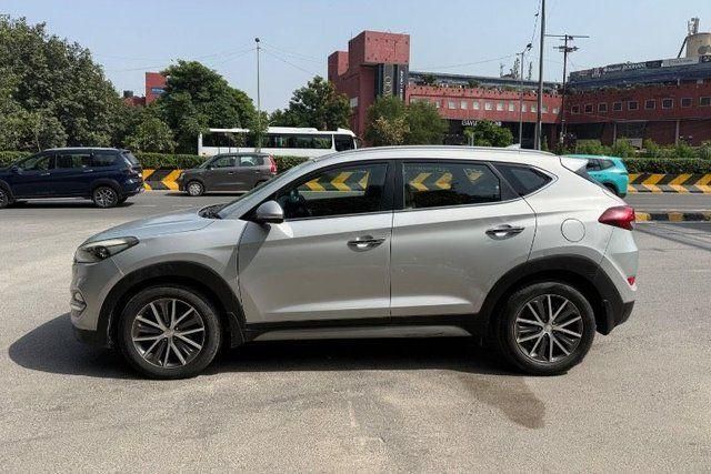 Hyundai Tucson 2.0 e-VGT 2WD AT GLS Second-hand 2017 Hyundai Tucson 2.0 e-VGT 2WD AT GLS for sale in New Delhi