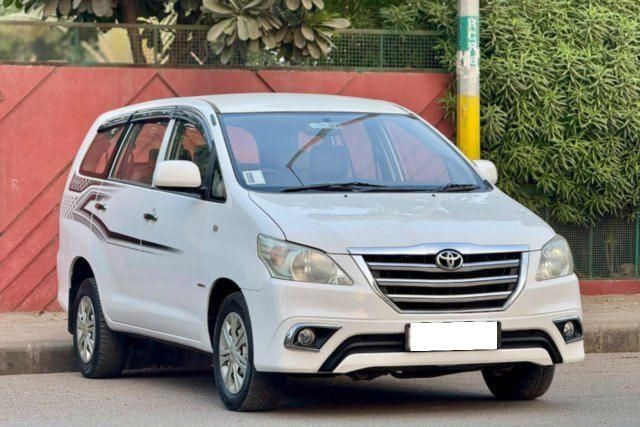 Toyota Innova 2.5 जी (Diesel) 8 Seater BS IV Second-hand 2016 Toyota Innova 2.5 जी (Diesel) 8 Seater BS IV for sale in Surat