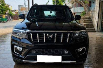 2024 Mahindra Scorpio N Z8 Diesel AT