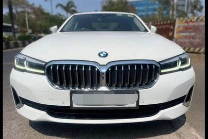 2022 BMW 5 Series 520d लक्ज़री Line
