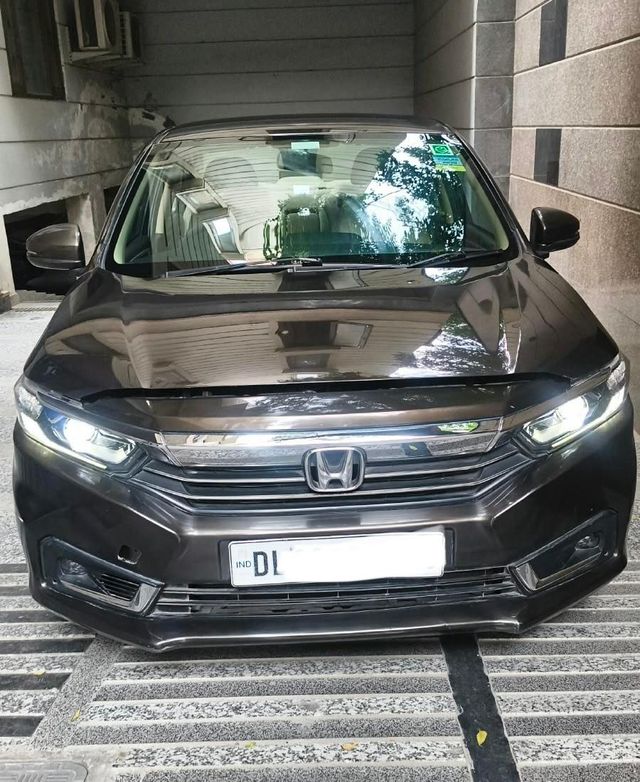 Honda Amaze 2nd Gen VX CVT Diesel Second-hand 2022 Honda Amaze 2nd Gen VX CVT Diesel for sale in New Delhi