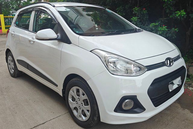 Hyundai Grand i10 Sportz Second-hand 2015 Hyundai Grand i10 Sportz for sale in Indore