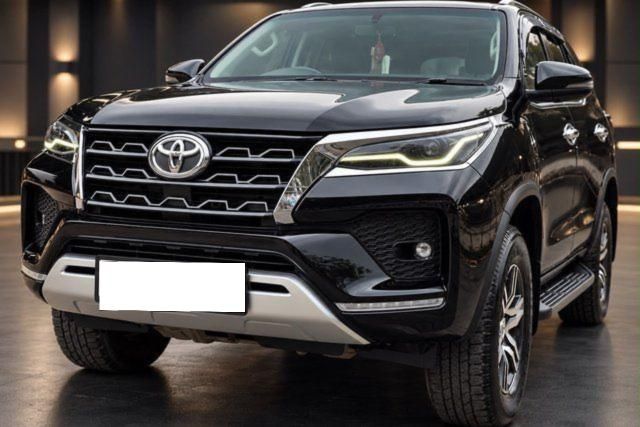 Toyota Fortuner 4x2 डीजल Second-hand 2023 Toyota Fortuner 4x2 डीजल for sale in Chandigarh