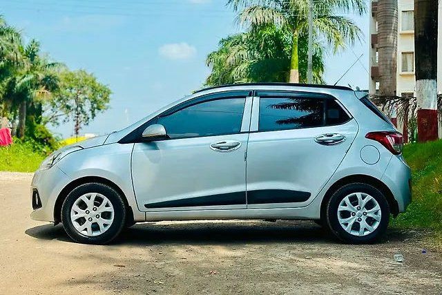 Hyundai Grand i10 Sportz Second-hand 2016 Hyundai Grand i10 Sportz for sale in Nashik