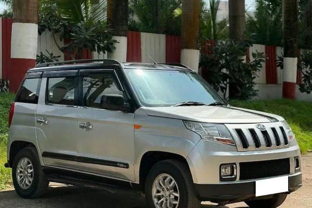Mahindra TUV 300 T8 Second-hand 2017 Mahindra TUV 300 T8 for sale in Nashik