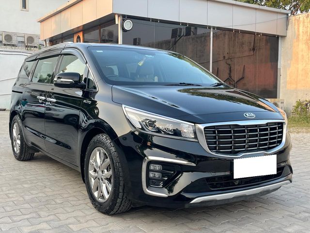 Kia Carnival Limousine Second-hand 2021 Kia Carnival Limousine for sale in Ahmedabad