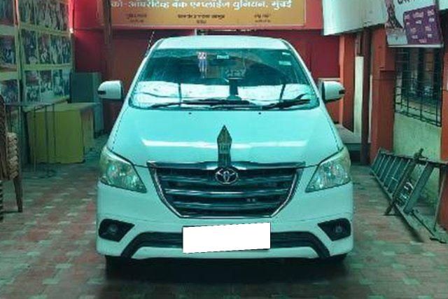Toyota Innova 2.5 जी (Diesel) 7 Seater BS III Second-hand 2011 Toyota Innova 2.5 जी (Diesel) 7 Seater BS III for sale in Nanded