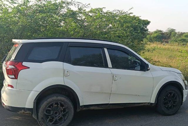 Mahindra XUV500 W7 BSIV Second-hand 2018 Mahindra XUV500 W7 BSIV for sale in Hamirpur(UP)