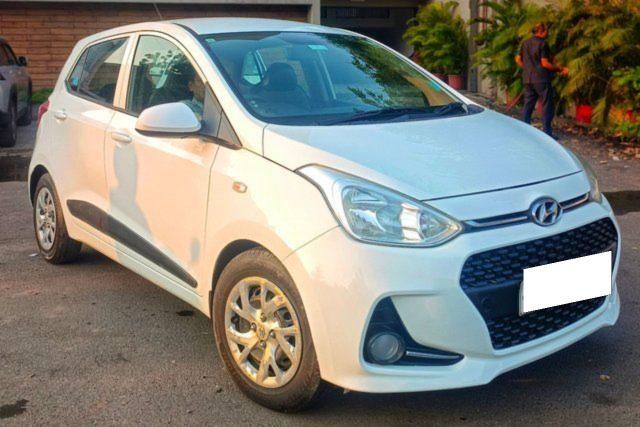Hyundai Grand i10 CRDi स्पोर्टज़ Second-hand 2017 Hyundai Grand i10 CRDi स्पोर्टज़ for sale in Surat