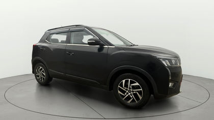 2023 Mahindra XUV300 W8