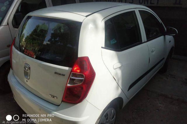 Hyundai i10 Magna Second-hand 2013 Hyundai i10 Magna for sale in New Delhi