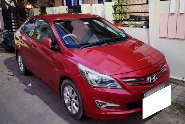 Hyundai Verna 1.6 एसएक्स Second-hand 2015 Hyundai Verna 1.6 एसएक्स for sale in Vadodara