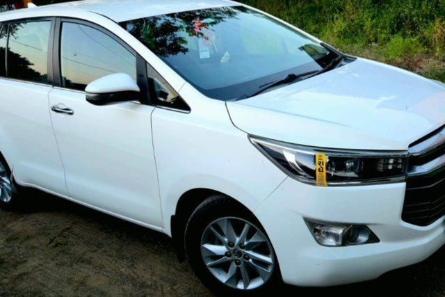 Second-hand 2018 Toyota Innova Crysta 2.4 वीएक्स MT 8S बीएस4 for sale in Gandhinagar
