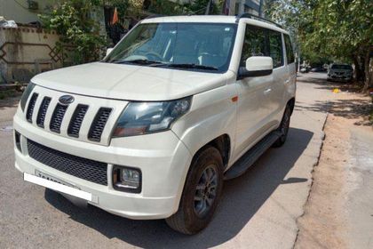 2018 Mahindra TUV 300 T10