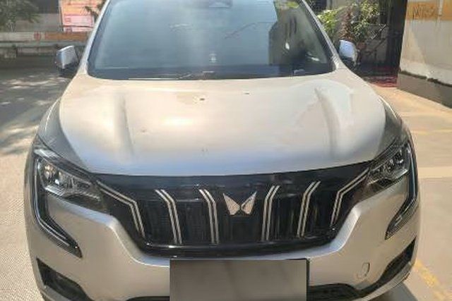 Mahindra XUV700 AX7 7Str Diesel AT Second-hand 2023 Mahindra XUV700 AX7 7Str Diesel AT for sale in Mumbai