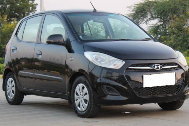 Hyundai i10 मैग्ना 1.2 Second-hand 2010 Hyundai i10 मैग्ना 1.2 for sale in Ahmedabad