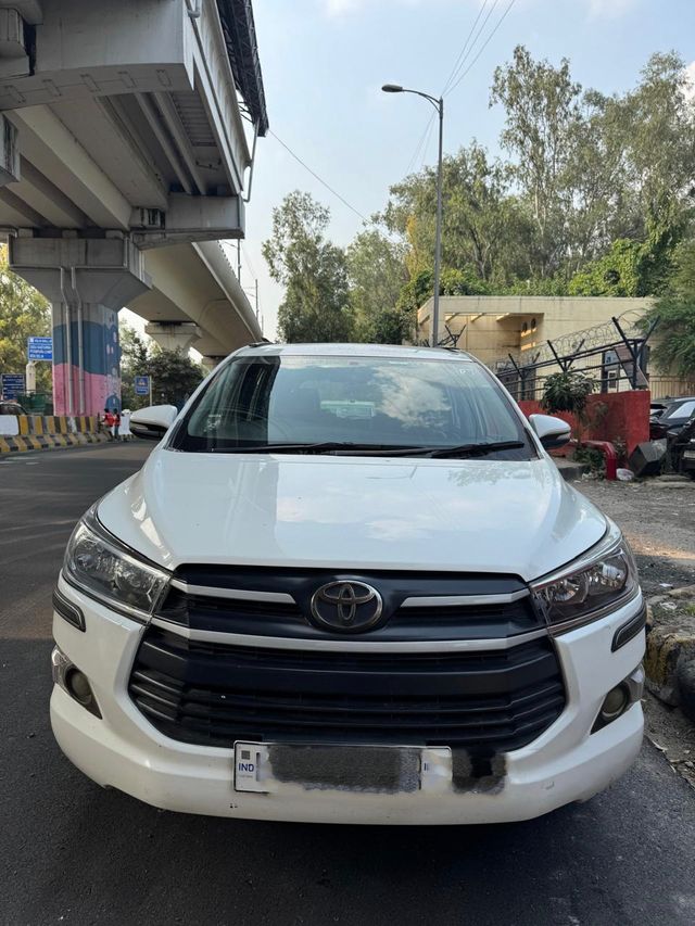 Toyota Innova Crysta 2.4 G MT BSIV Second-hand 2017 Toyota Innova Crysta 2.4 G MT BSIV for sale in New Delhi