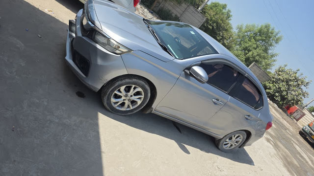 Honda Amaze वीएक्स Opt पेट्रोल बीएस4 Second-hand 2019 Honda Amaze वीएक्स Opt पेट्रोल बीएस4 for sale in Gandhinagar