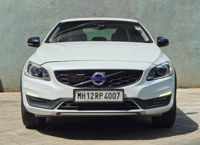 Volvo S60 Cross Country D4 AWD बीएस4 Second-hand 2019 Volvo S60 Cross Country D4 AWD बीएस4 for sale in Mumbai