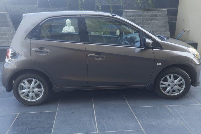 Honda Brio वी एटी Second-hand 2013 Honda Brio वी एटी for sale in Rajkot