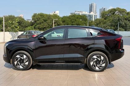 2025 Mahindra XEV 9e पैक थ्री