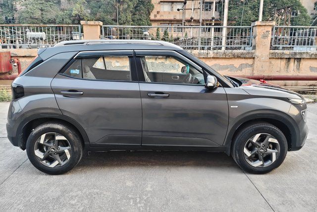 Hyundai Venue एसएक्स टर्बो iMT Second-hand 2021 Hyundai Venue एसएक्स टर्बो iMT for sale in Noida